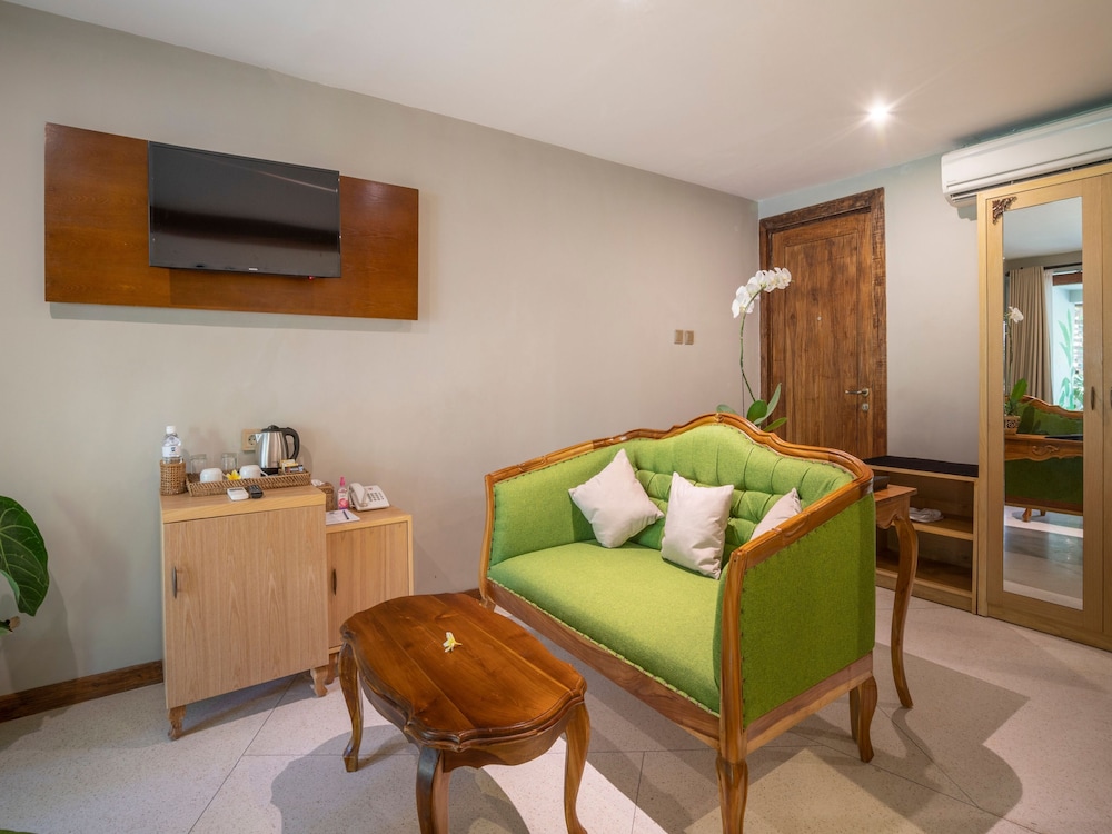 Suite - Photo 8