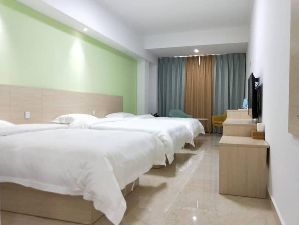Superior Triple Room photo 3