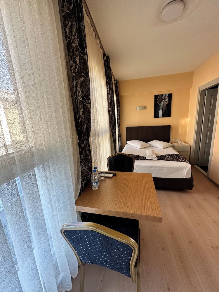 Economy Double Room photo 3
