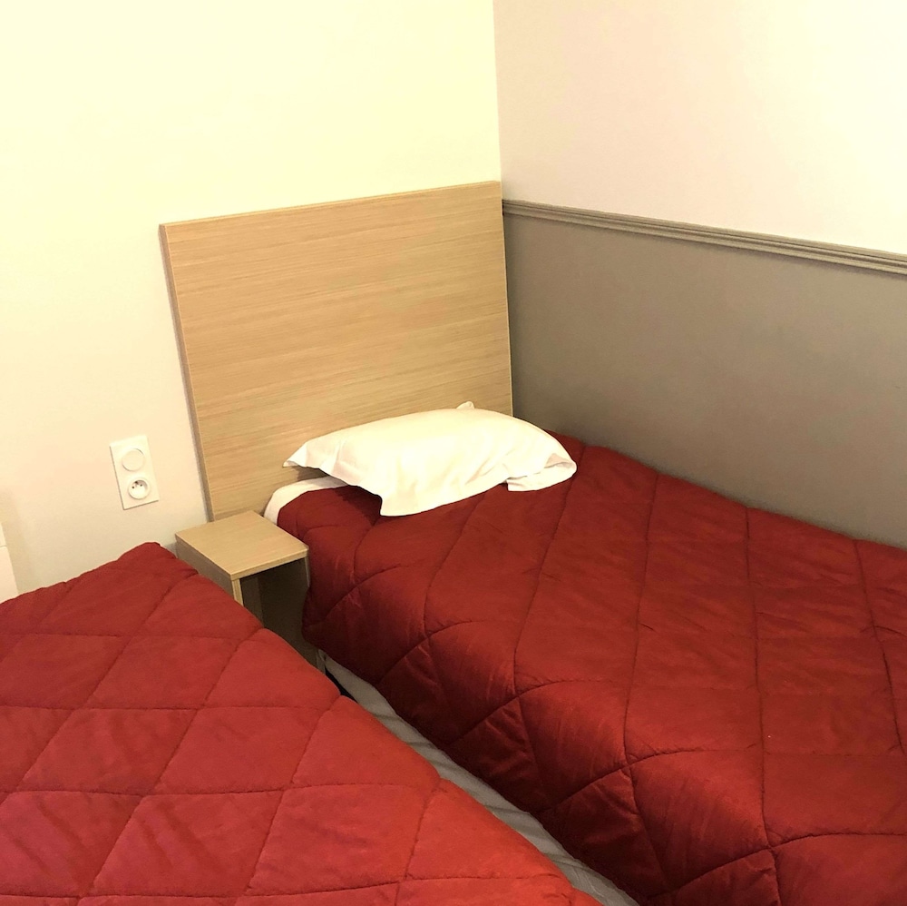 Standard Room, Multiple Beds photo 3