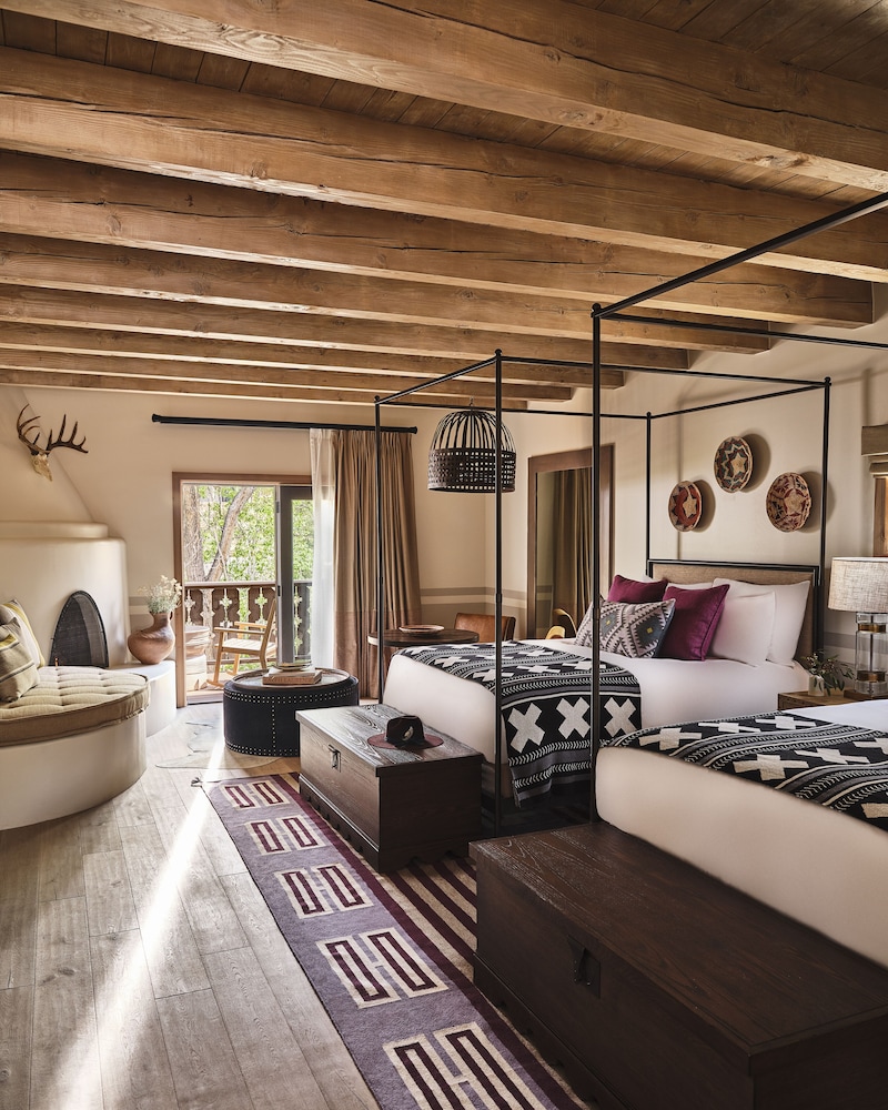 Suite, 2 Double Beds (Chapel House, Two Queens)