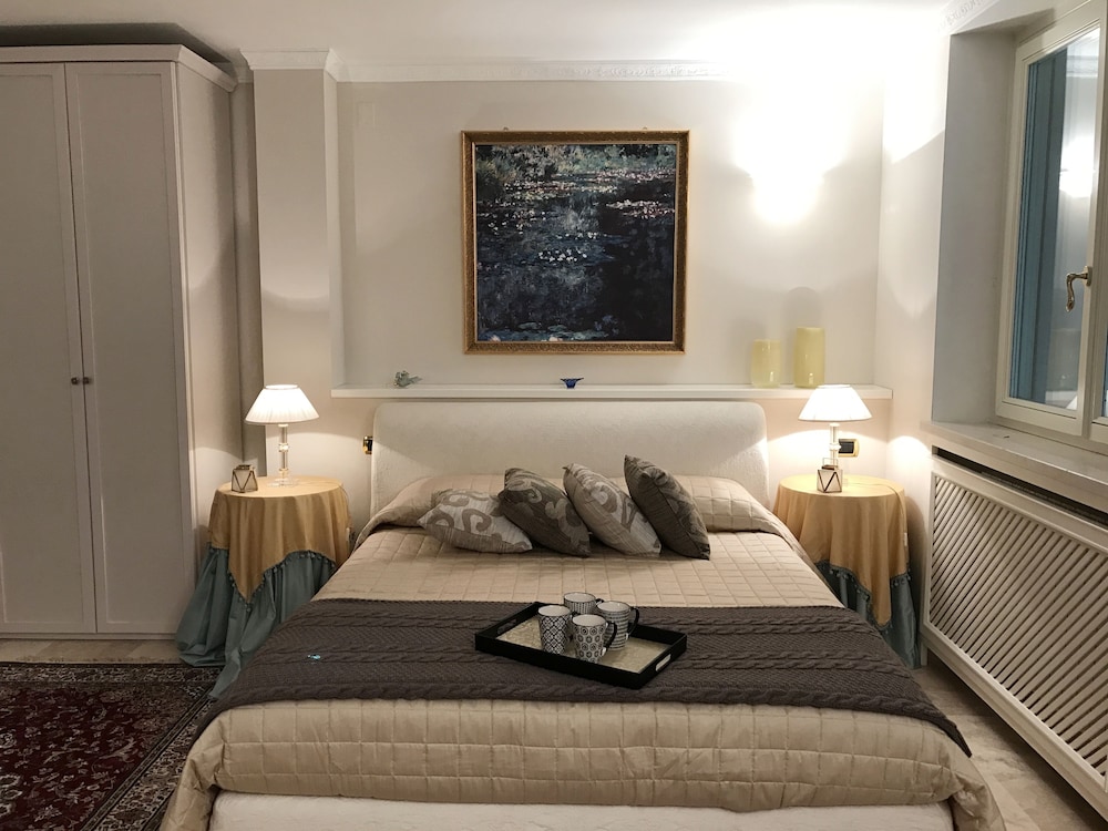 Suite, Hot Tub, Garden View photo 1