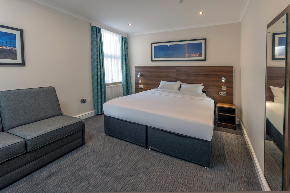 Family Room, Multiple Beds, Non Smoking photo 1