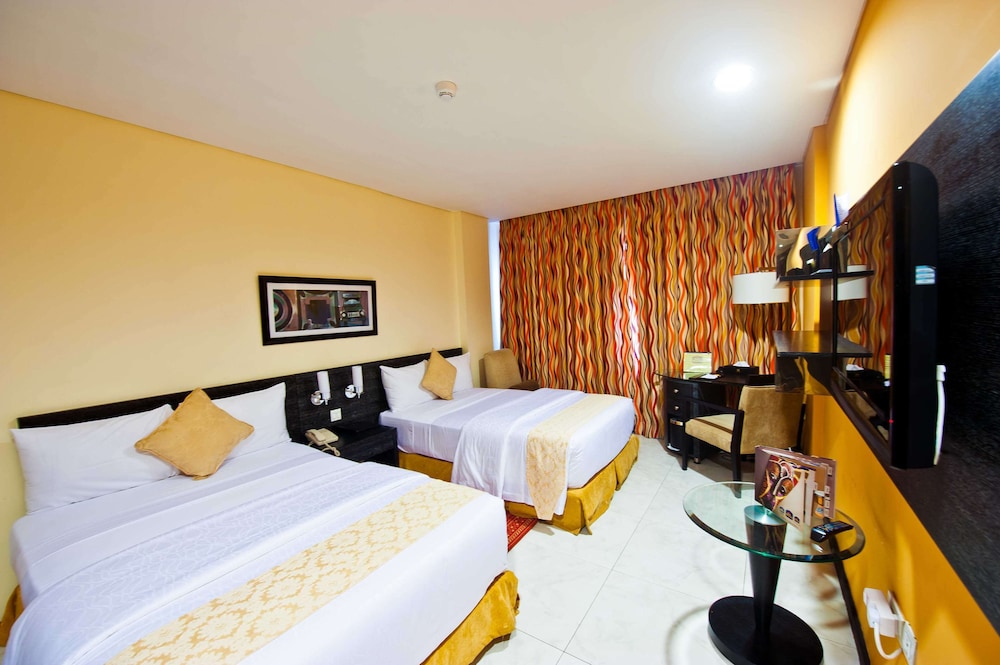 Standard Room, 2 Twin Beds, Non Smoking, Refrigerator photo 1
