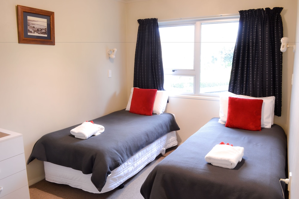 Family Room, 2 Bedrooms, Non Smoking, Kitchen (Family Spa Unit)