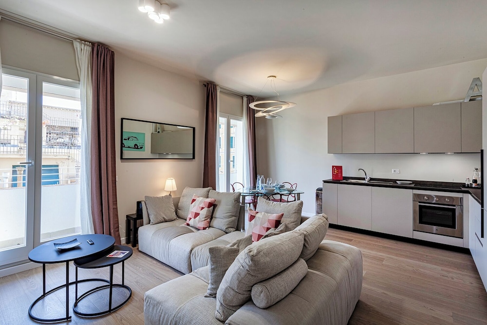 Apartment, Balcony, City View