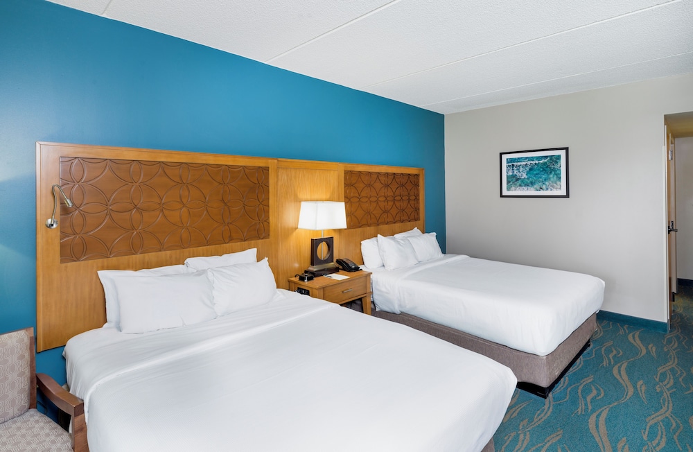 Standard Room, 2 Queen Beds photo 1