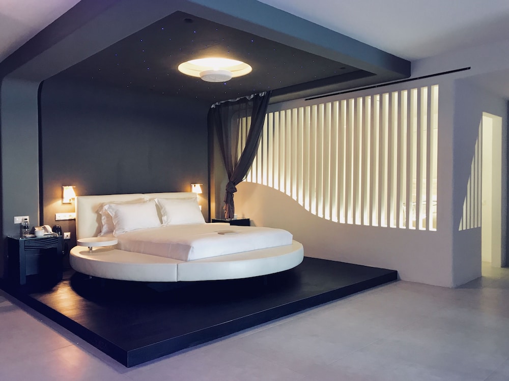 Villa Hideaway with Infinity Private Pool (2 Bedrooms) - Photo 4