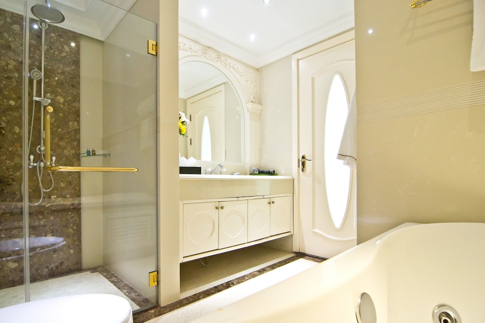 Deluxe Sea View with jacuzzi - Photo 7