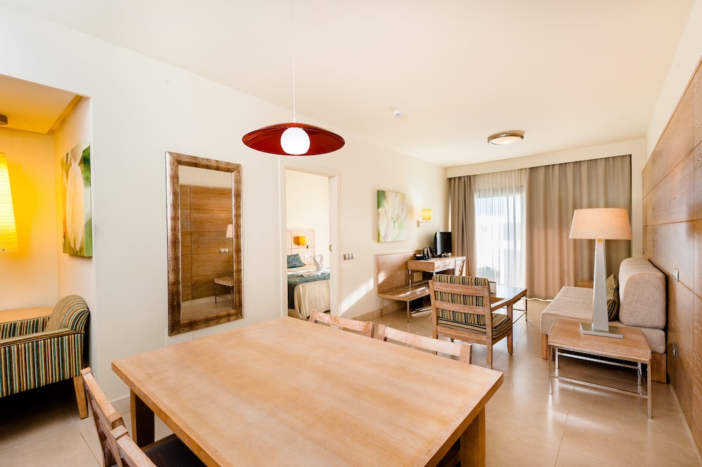 Suite, 1 Bedroom, Balcony, Sea View (2 Adults)