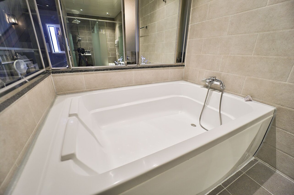 Standard Room, 1 Double Bed - Photo 6