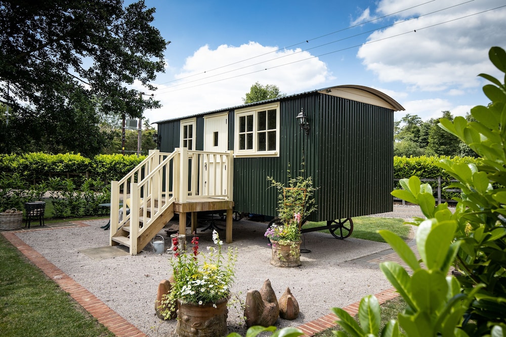 Shepherd's Hut photo 1