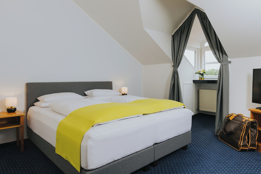 Suite - Photo 3