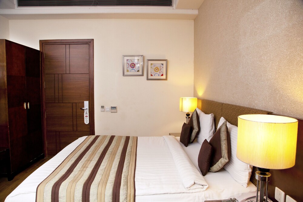 Executive Room - Photo 3