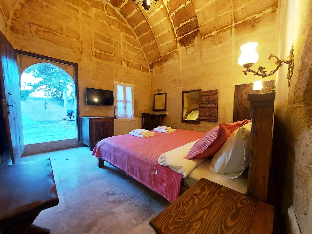 Standard Double Room - Photo 10
