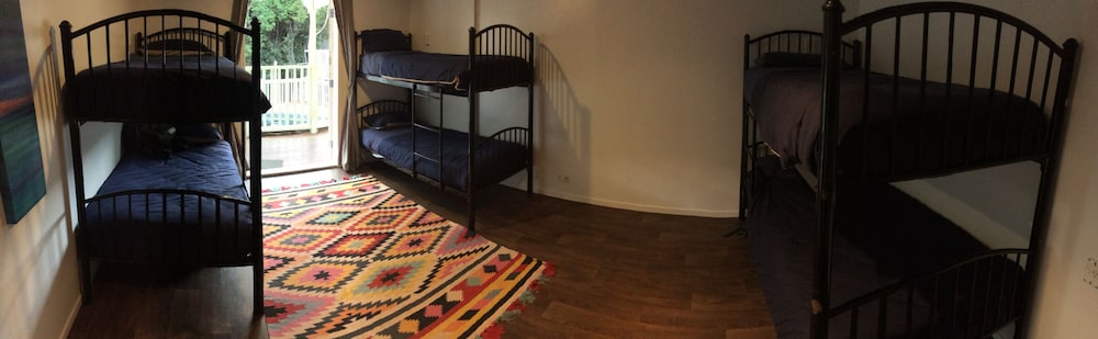 1 Bed in 6 Bed Mixed Dorm photo 1