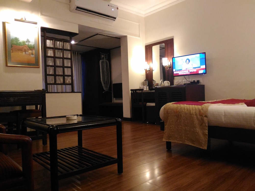 Executive Room - Photo 16