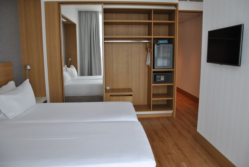 Junior Suite, 2 Twin Beds, Accessible