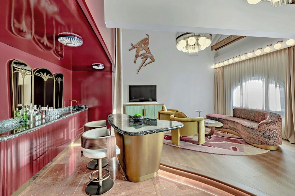 Studio Suite, 1 King Bed, City View