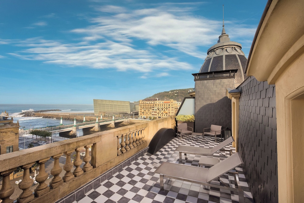Suite, 1 Bedroom, River View (Terrace) - Photo 9