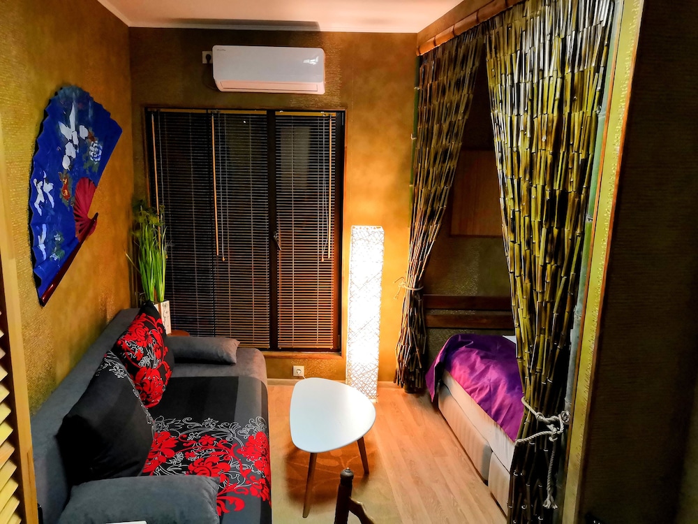 Standard Triple Room, 1 King Bed with Sofa bed, Park View photo 1