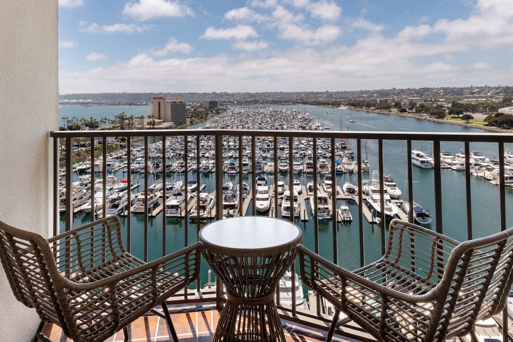 Deluxe Room, 2 Queen Beds, Tower (Marina Tower Newly Renovated) - Photo 4
