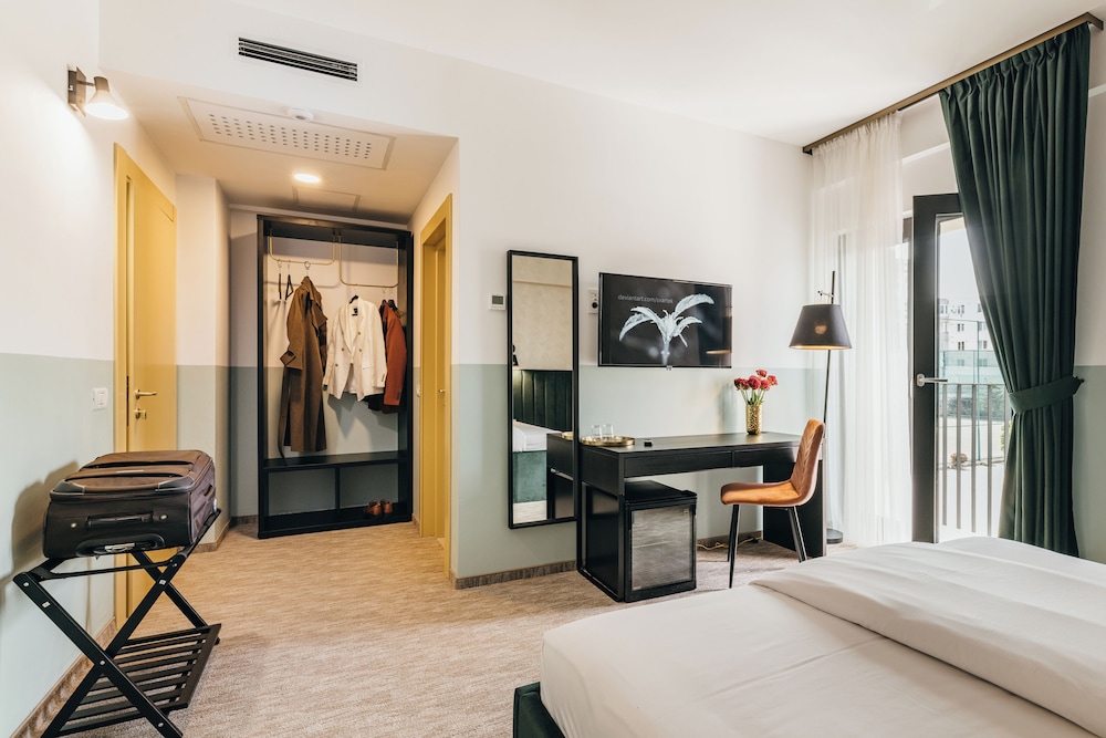 Classic Double Room, Balcony