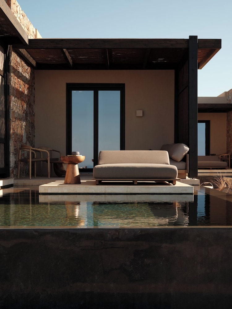 Accessible Suite - Standard Suite with Outdoor Private Pool and Sea View