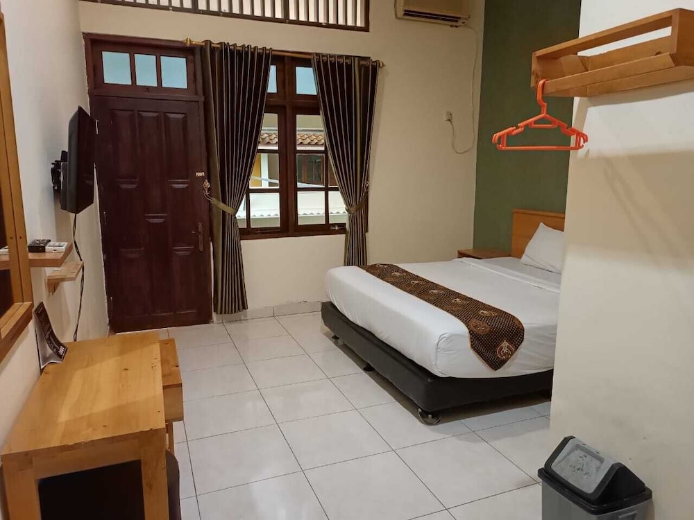 Standard Double Or Twin Room - Photo 8