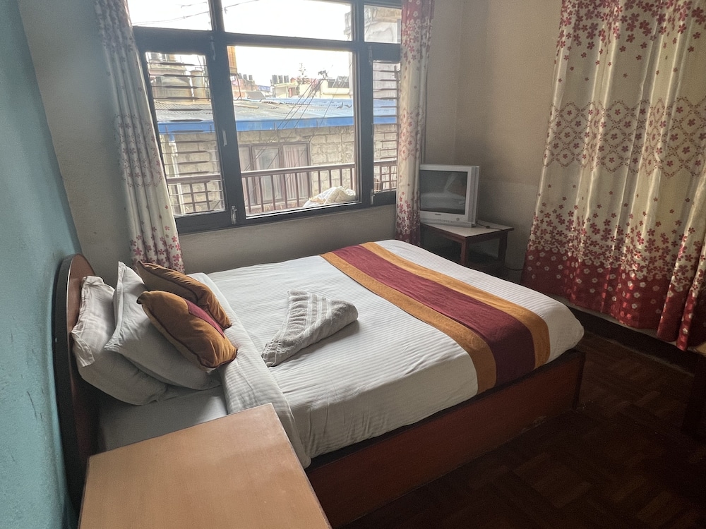Standard Single Room, 1 Large Twin Bed, Private Bathroom