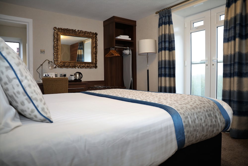 Superior Double Room, 1 King Bed, Mountain View photo 2
