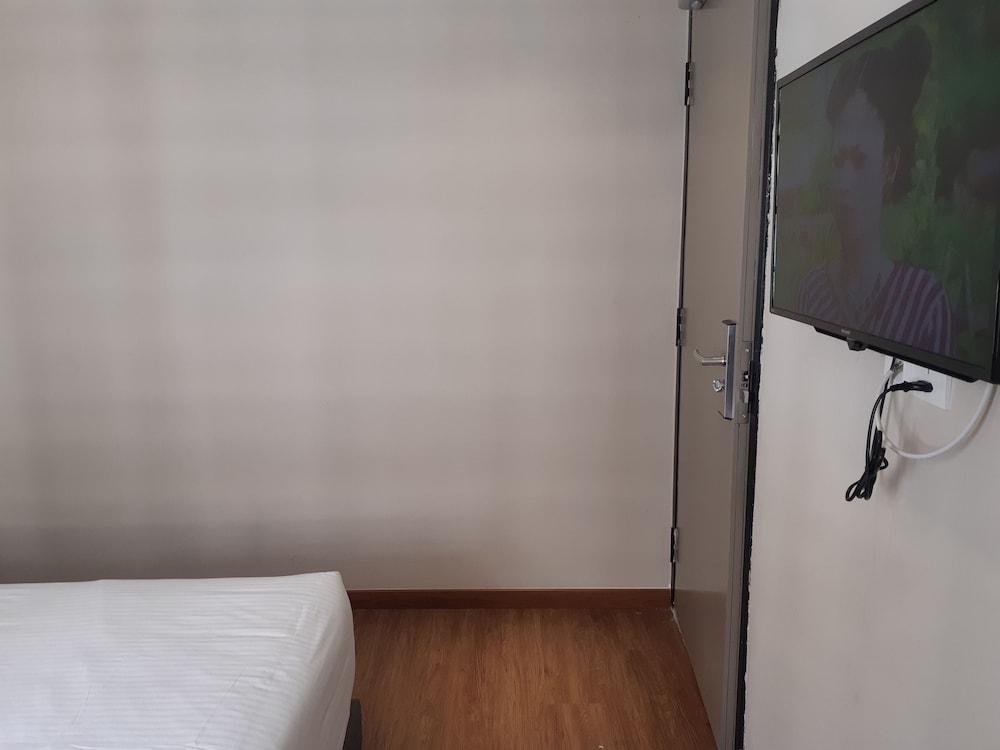 Budget Double Room photo 2