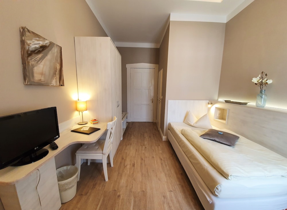 Single Room photo 3