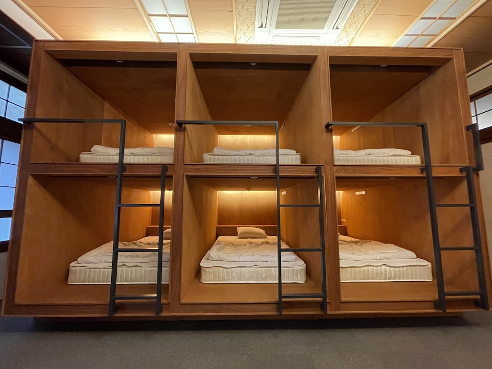 Shared Dormitory, Men only photo 3