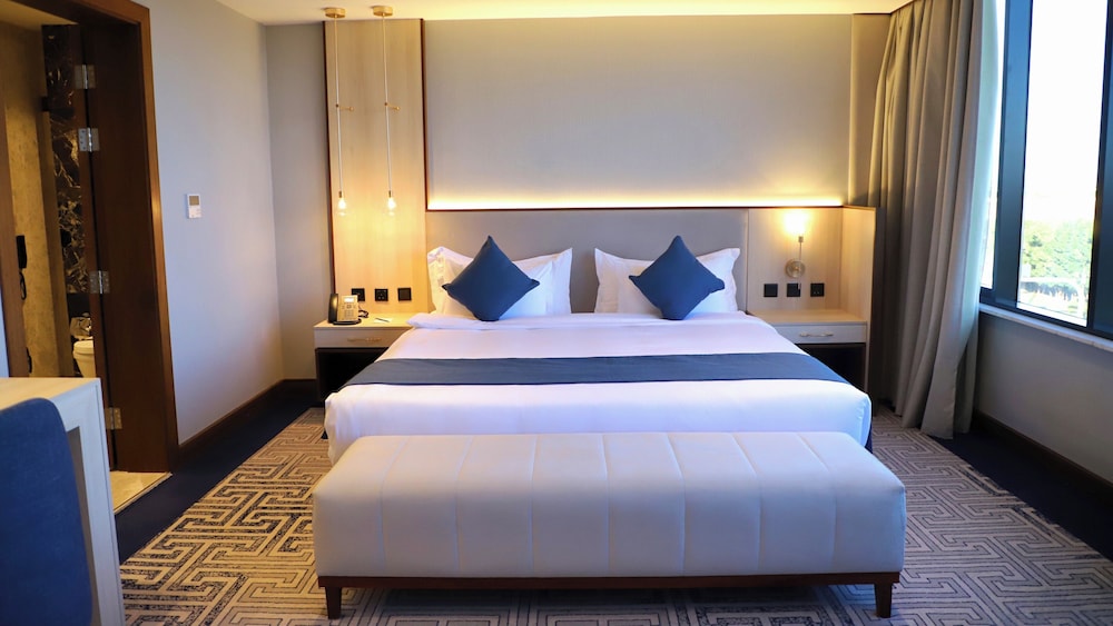Royal Suite, 2 Bedrooms, City View