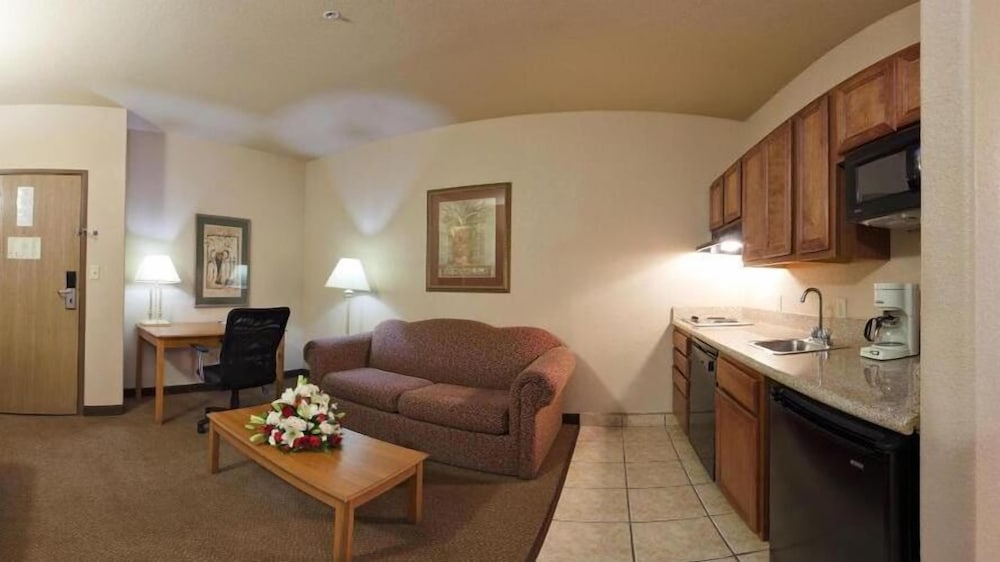 Suite, 2 Queen Beds - Photo 5