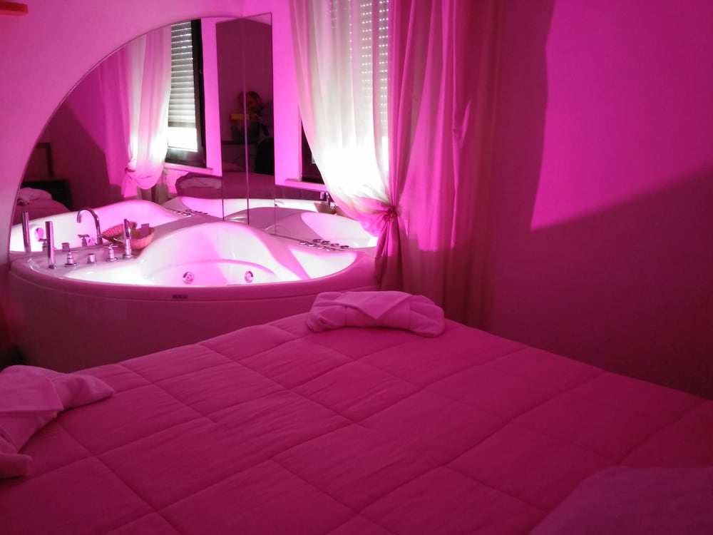 Romantic Double Room, Hot Tub - Photo 6