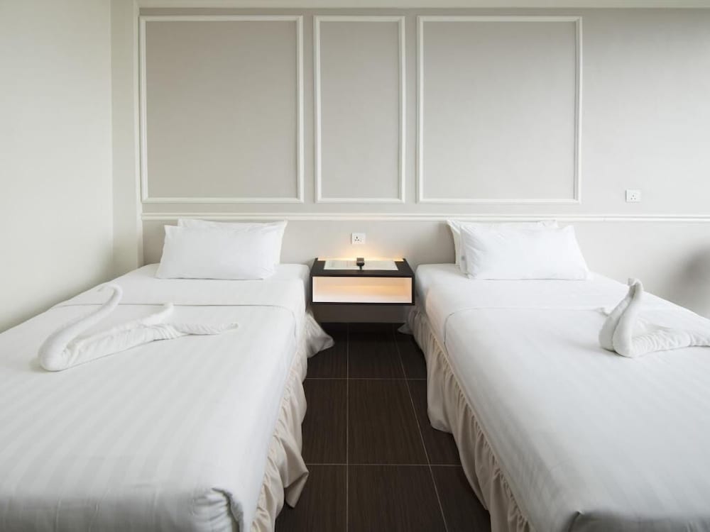 Deluxe Twin Room photo 3