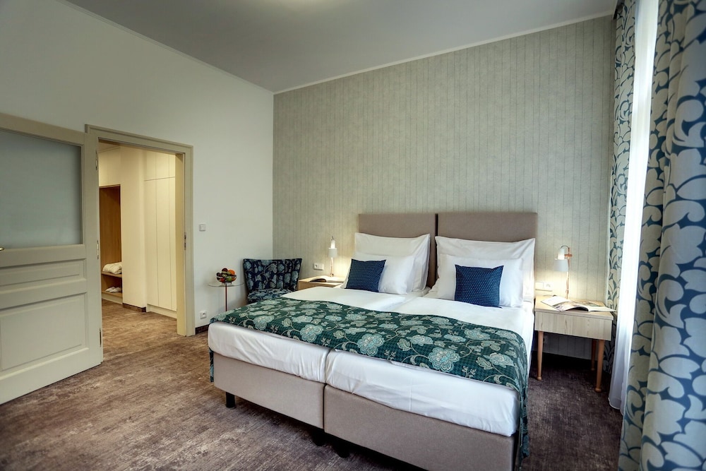 Superior Double Room, 2 Twin Beds, City View photo 2