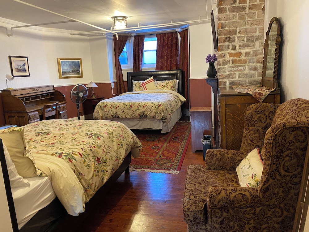 Traditional Apartment