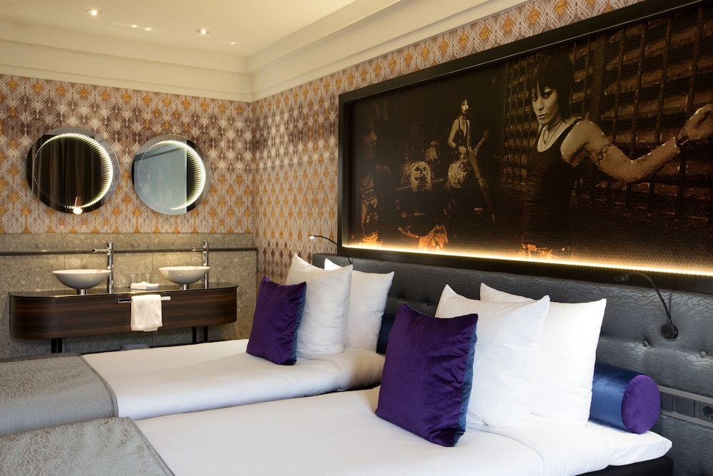 Deluxe Twin Room photo 2