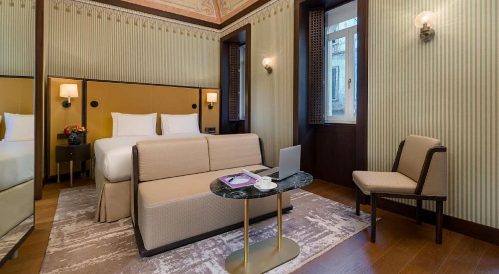Deluxe Room (Kingsize) photo 3