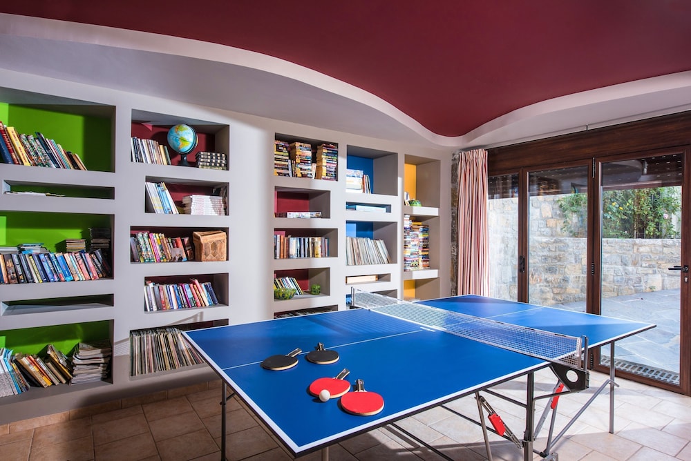 Villa, Smoking photo 2