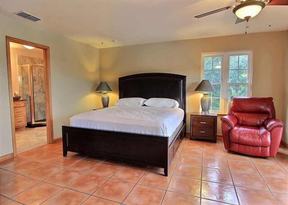 House, 4 Bedrooms, Patio (Palms Oak Ranch)