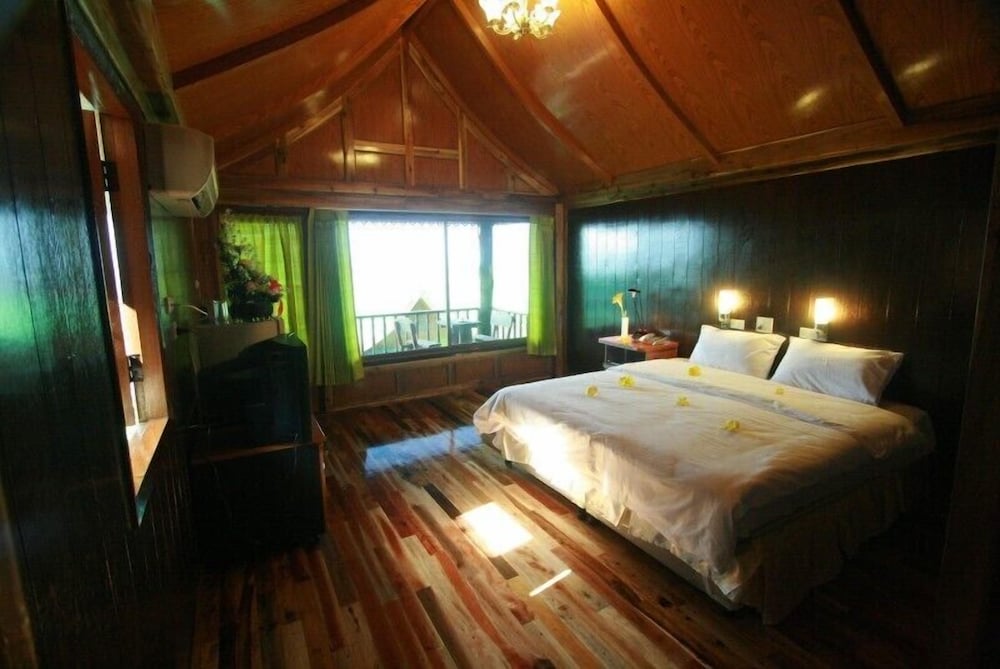 Bungalow photo 1