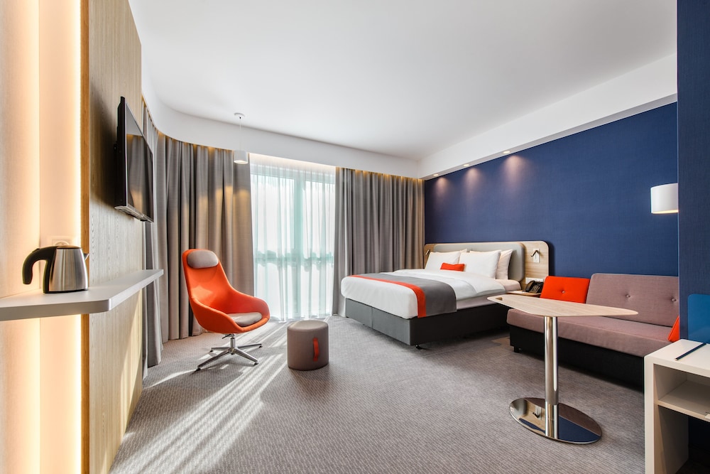Standard Room, 1 King Bed (Free Breakfast) - Photo 4