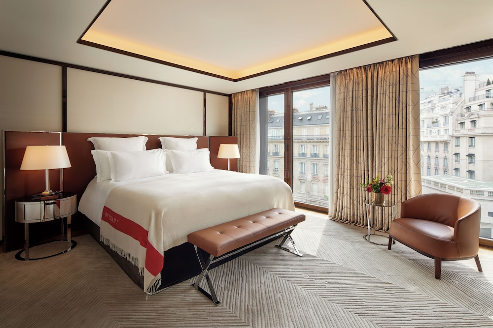 Deluxe Suite, City View