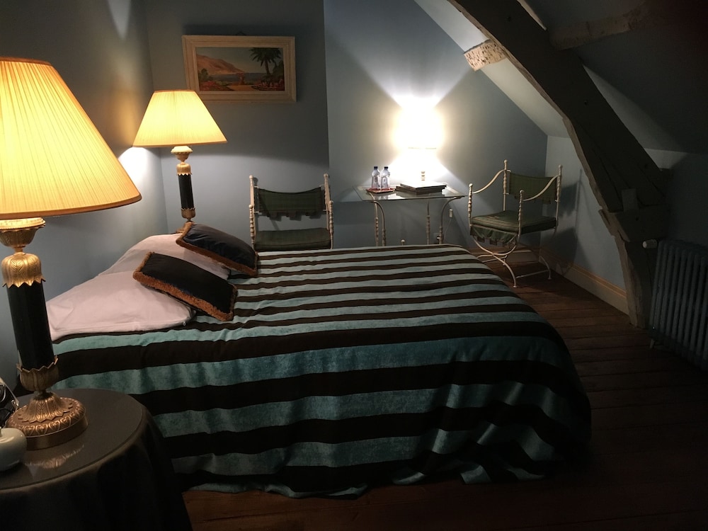 Suite (Les Seigneurs De Cordey) photo 2