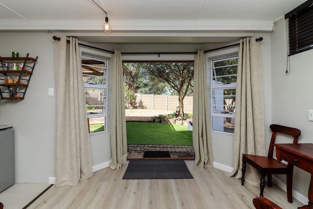 Double Room, 1 King Bed, Terrace photo 3