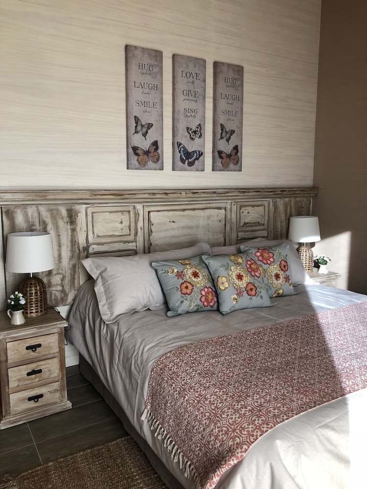 Standard House, 2 Bedrooms, 2 Bathrooms photo 3